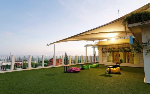 Отель MaxOneHotels Bukit Jimbaran