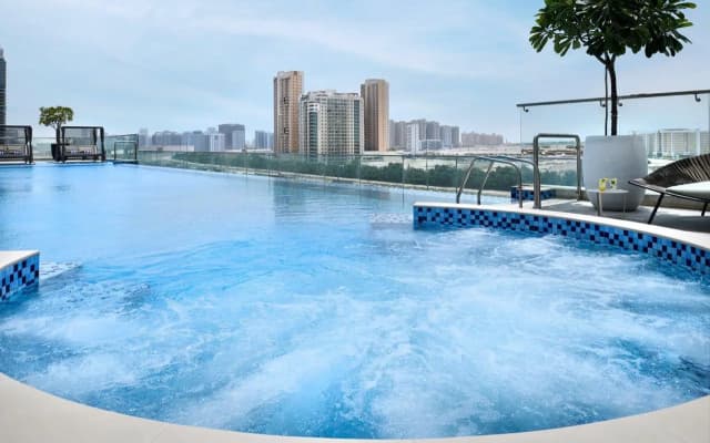 Отель Mövenpick Hotel Jumeirah Village Triangle