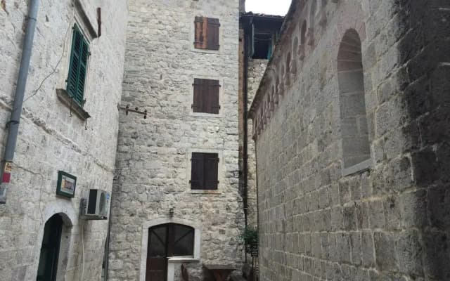 Hotel Athos Guesthouse