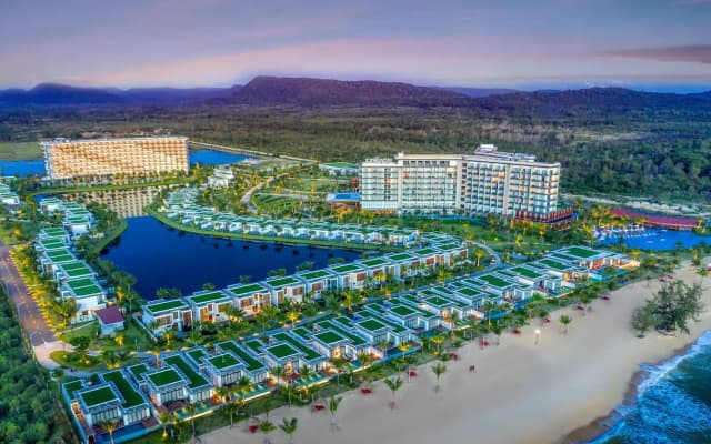 Отель Mövenpick Villas & Residences  Phu Quoc