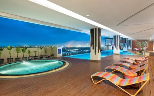 Отель Aston Gresik Hotel & Conference Center