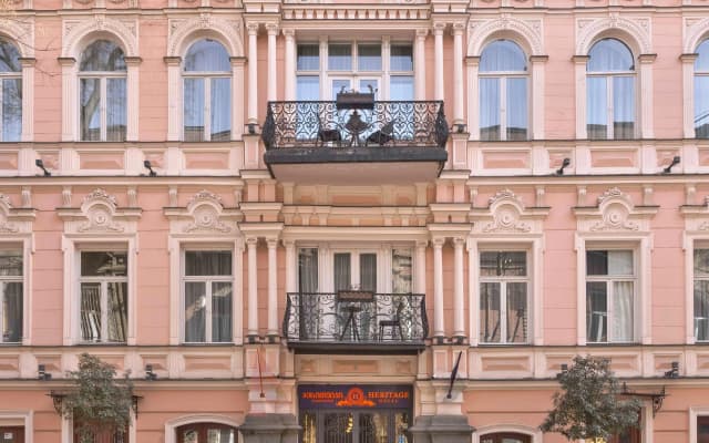 Отель Heritage Hotel & Suites