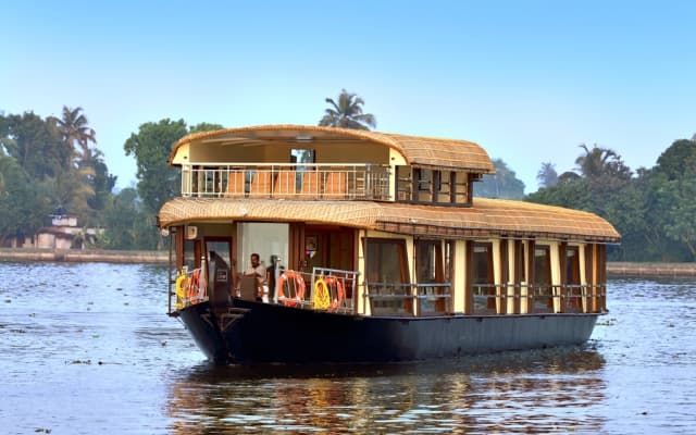 Отель Kerala Houseboats