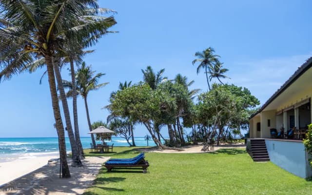South Point Villa - 3 bedroom Beach Front Villa