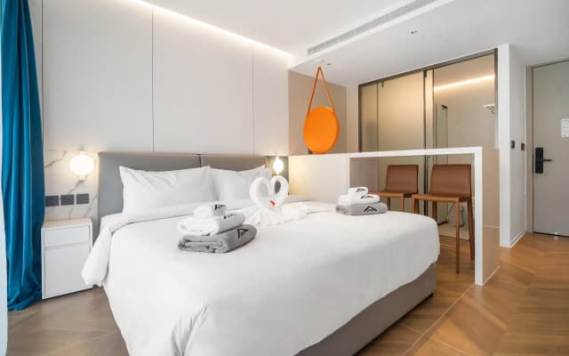 Апартаменты Resort Stylish Beachfront Studio A110 Layan
