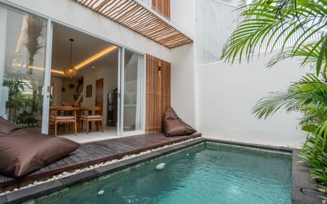 Вилла Brand New Sunrise Bliss Townhouse Poolside Stay