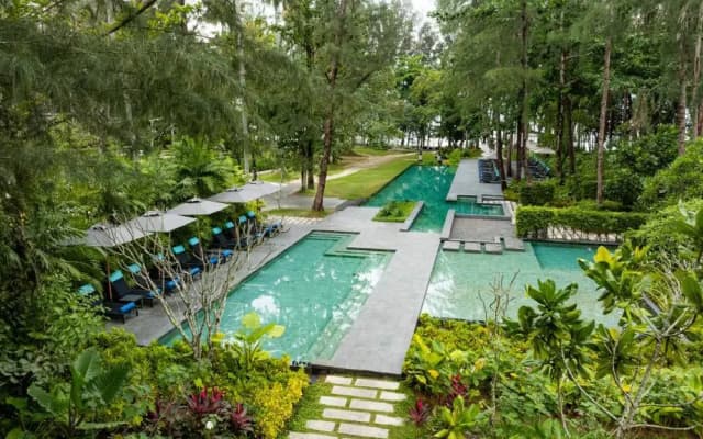 Курортный отель Avani+ Khao Lak Resort
