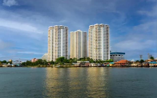 Отель Riverine Place and Residence