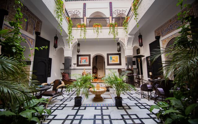 Отель Riad Tachchaqa