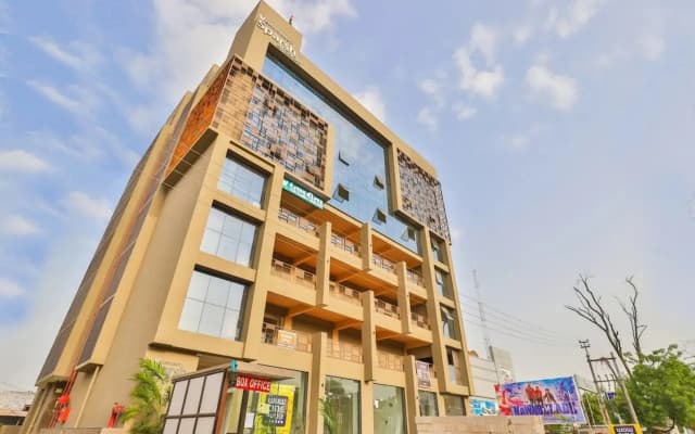 Отель Sparsh Inn - Chandkheda