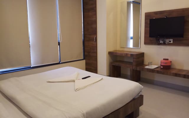 Отель Shree Pratham Milan by Sky Stays