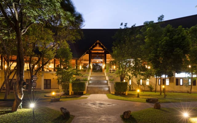 Отель Occidental Paradise Dambulla