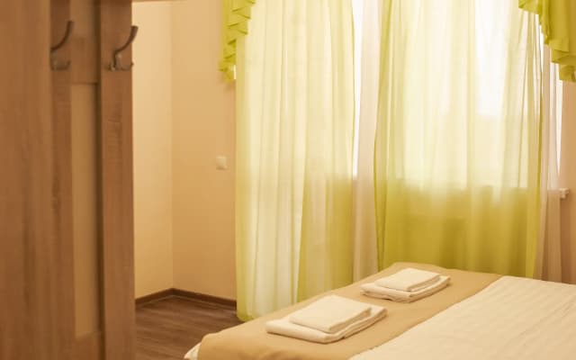 Отель Traveler's Hotel