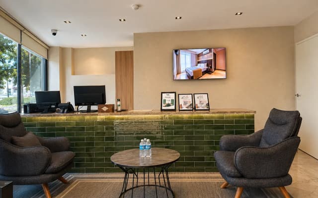 Nora Airport Hotel