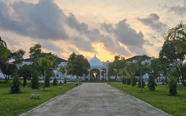 Отель Shukran Palace