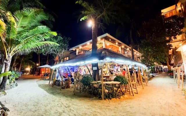 Курортный отель CocoLoco Boracay Beach Resort