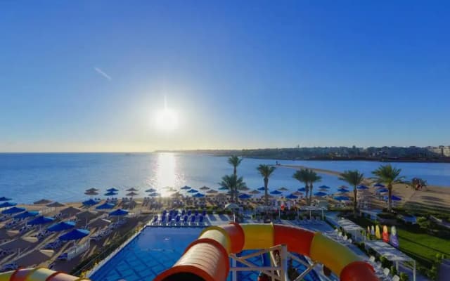 Курортный отель Bellagio Beach Resort