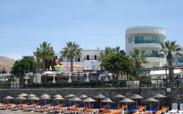 Отель Maxsea Beach