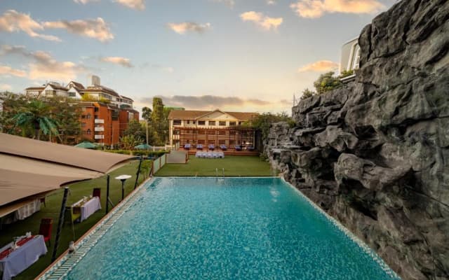 Отель PrideInn Azure Hotel Nairobi