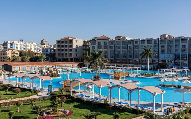 Solara Aqua Park Resort by SUNRISE