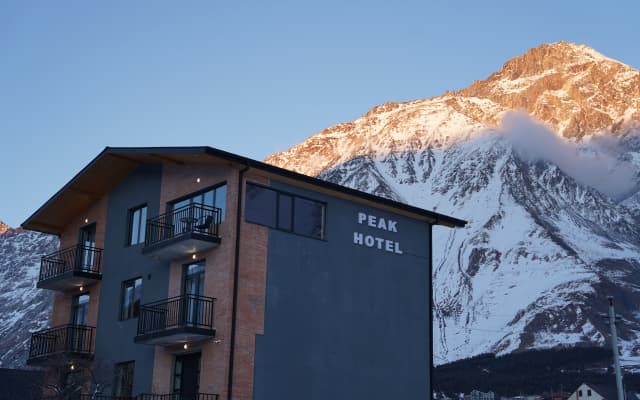 Отель Peak Kazbegi
