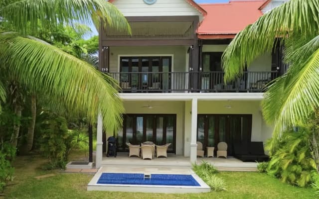 Вилла с Выходом на Пляж Eden Island