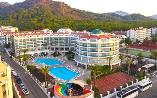 Pineta Park Deluxe Hotel