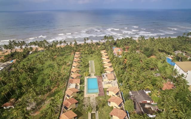 Отель The Villas Wadduwa