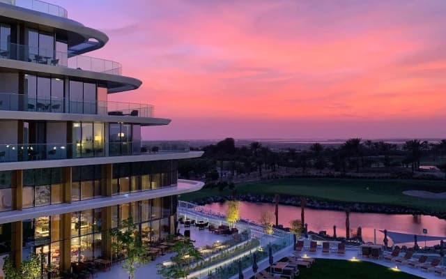 Курортный отель JA The Resort - JA Lake View