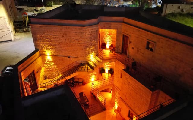 Отель Cappatria Cave House