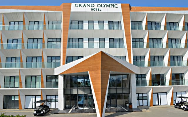 Отель Arena Grand
