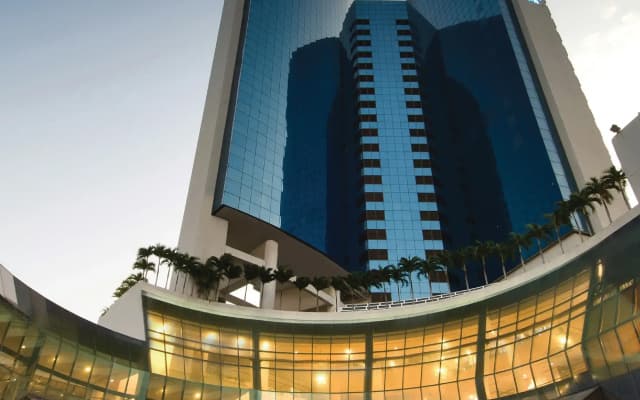 Отель Montien Riverside Hotel Bangkok