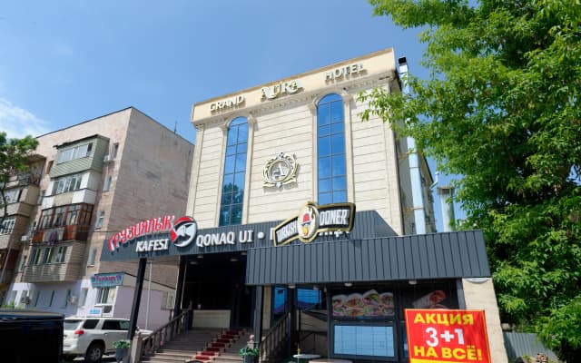 Отель Grand Aura