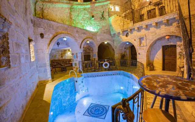 Отель Royal Cave