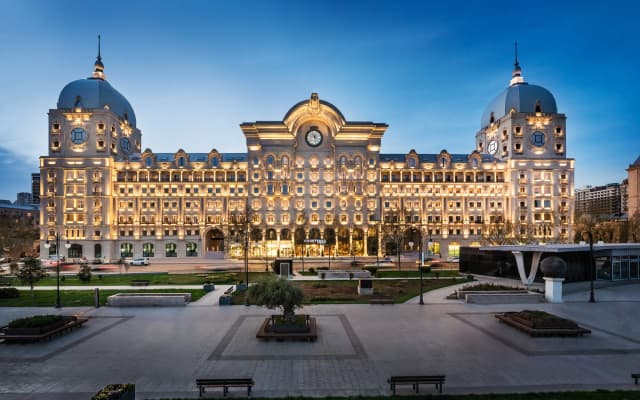Отель Courtyard by Marriott Baku
