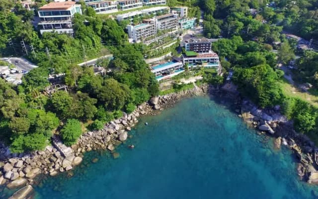 Отель Zenmaya Oceanfront Phuket, Trademark Collection by Wyndham