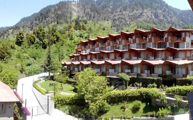 Отель ManuAllaya the Resortspa