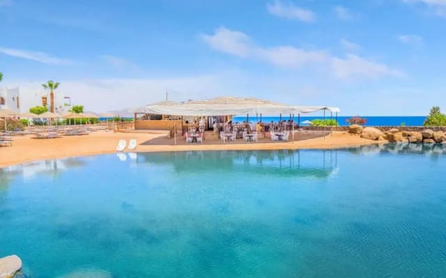 Курортный отель Domina Coral Bay Resort