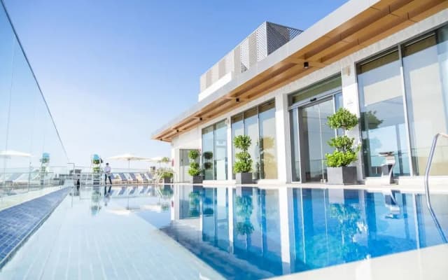 Отель IntercityHotel Dubai Jaddaf Waterfront
