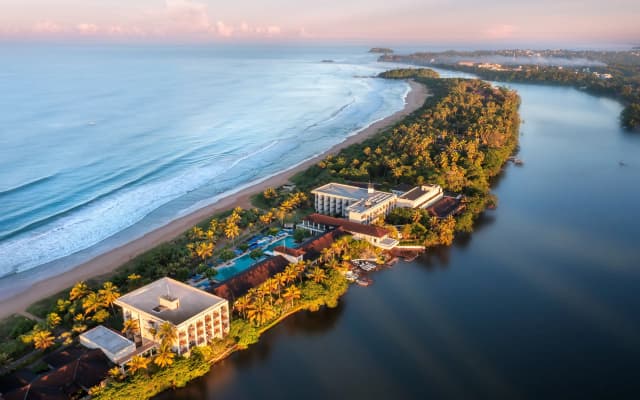 Курортный Отель NH Bentota Ceysands