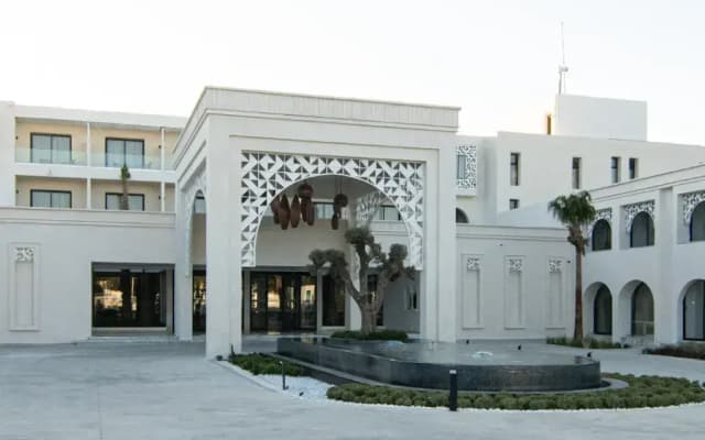 Курортный отель One Resort Premium
