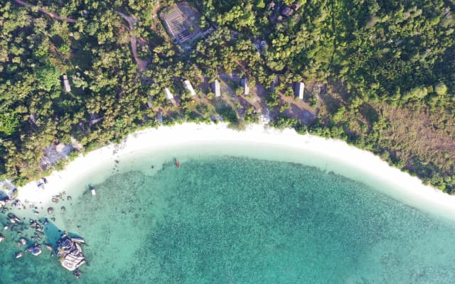 Отель Billiton Ekobeach Retreat Resort