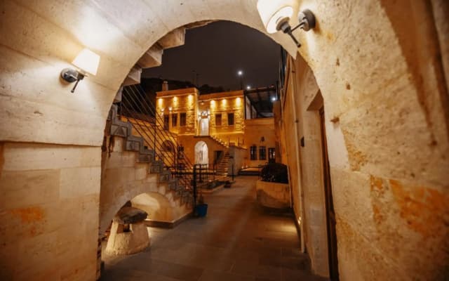 Misty Cave Hotel