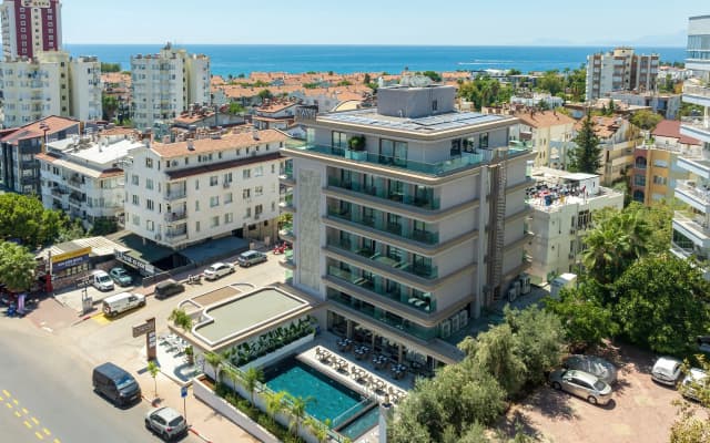 Awen Hotel Lara
