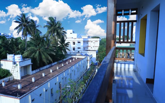 Отель Manora Residency