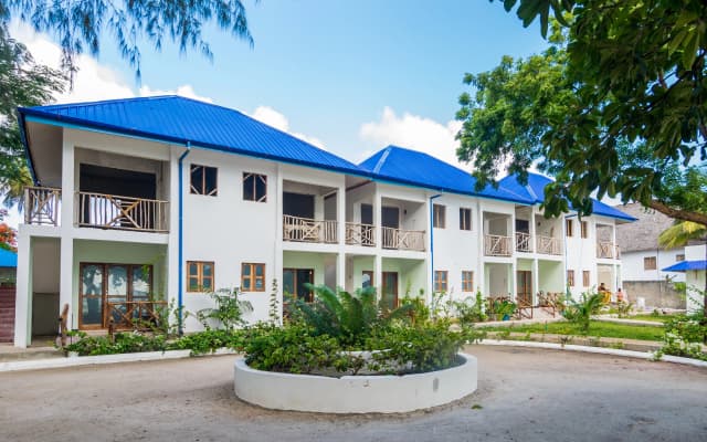 Отель Five Palms