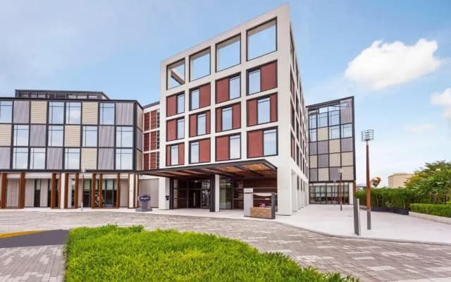 Hampton by Hilton Dubai Al Seef 