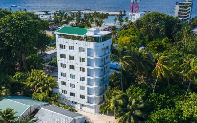 Отель Nest by Hawks Kamadhoo Baa Atoll