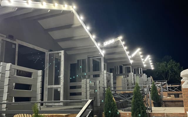 База отдыха Коттеджи white hotel
