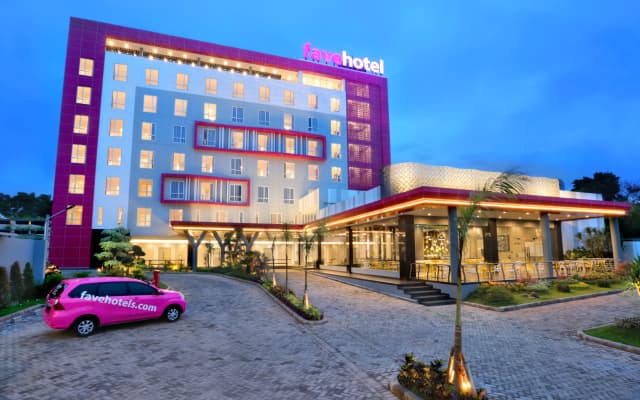 Отель Favehotel Tuban